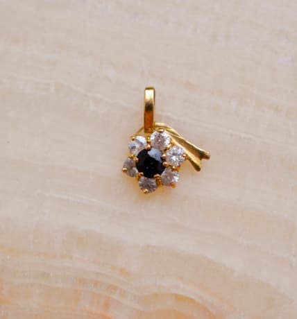 Pendentif fleur Saphir et Oxydes - pendentif ancien