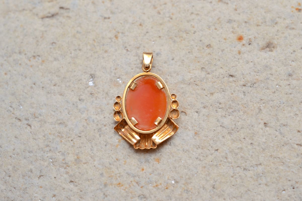 pendentif camée perlé