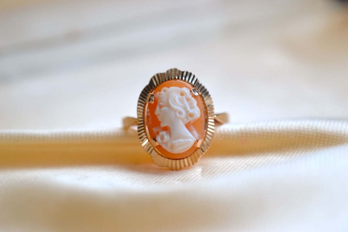 bague camee decor strie