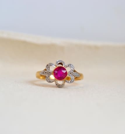 bague fleur 2 ors rubis et diamants