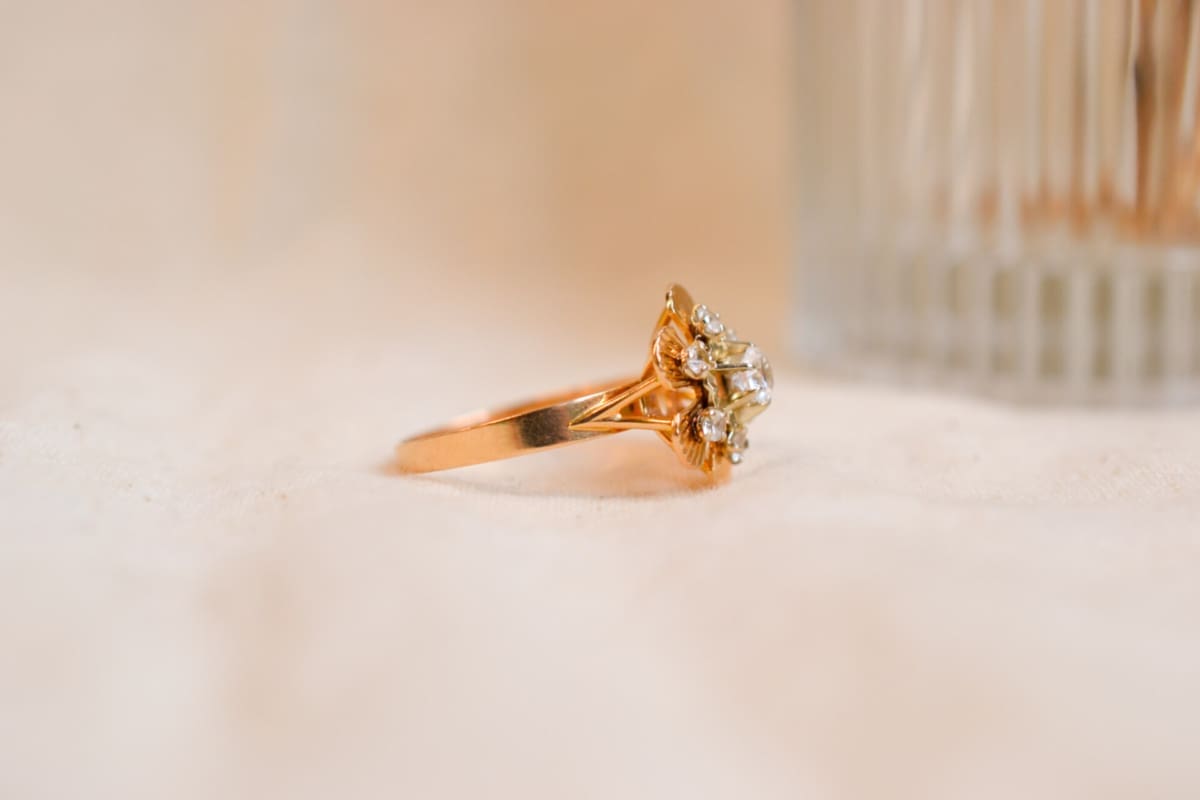 Bague fleur Vintage en Or jaune 18 carats sertie de pierres blanches