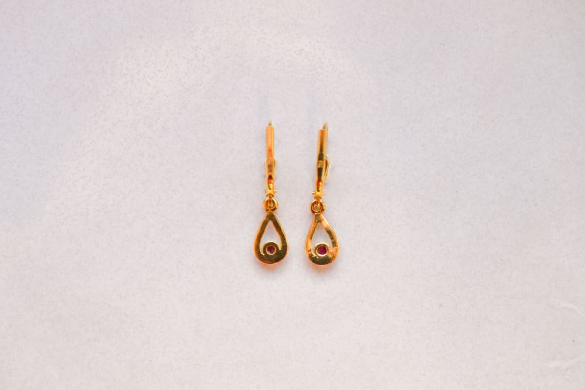 Boucles d'oreilles Vintage en Or jaune 18 carats ornées de Rubis