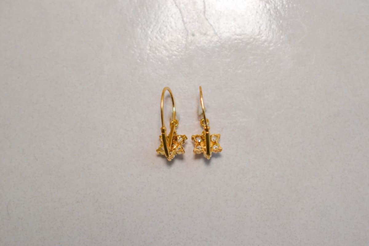 Boucles d'oreilles Vintage en Or jaune 18 carats serties d'un Saphir et d'Oxydes