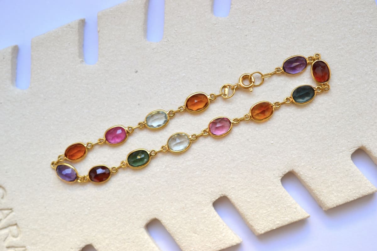 bracelet succession de pierres fines