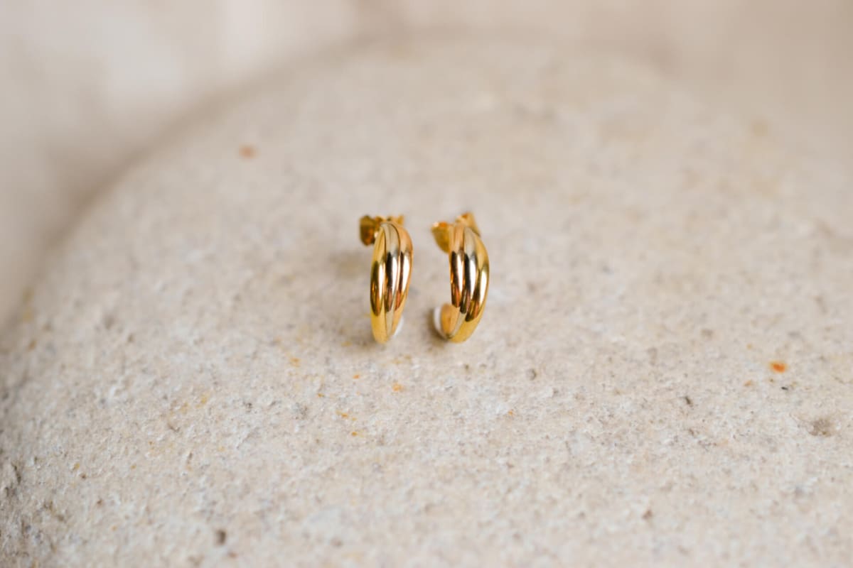 Demi-créoles en Or jaune, Or blanc et Or rose 18 carats