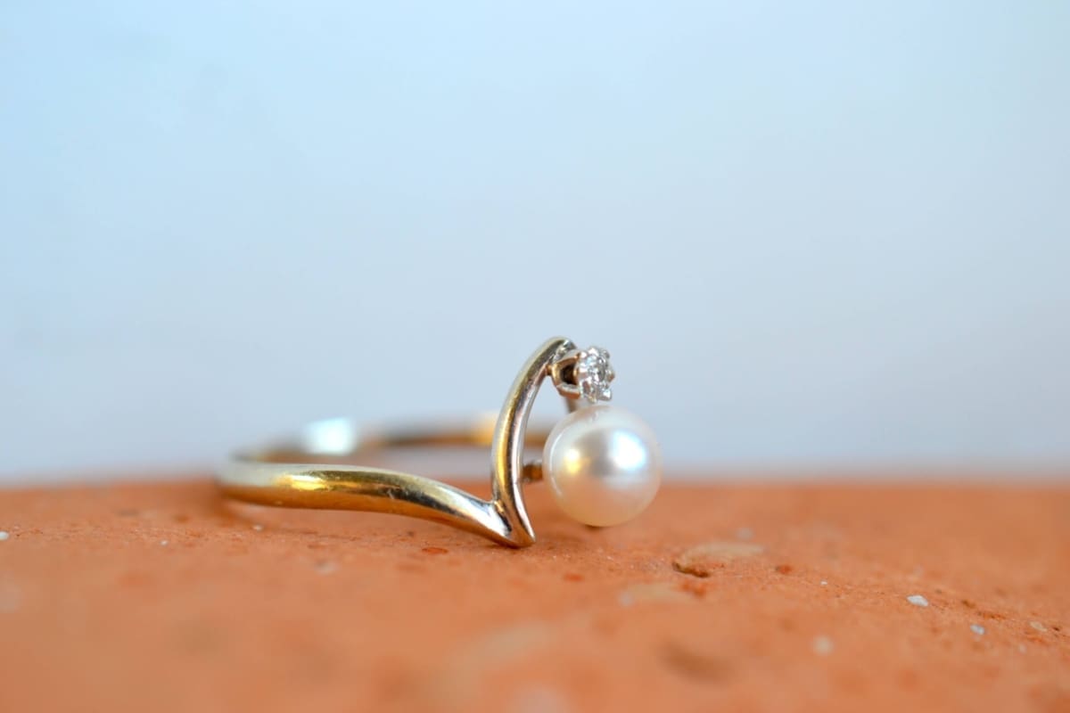 bague V perle diamant