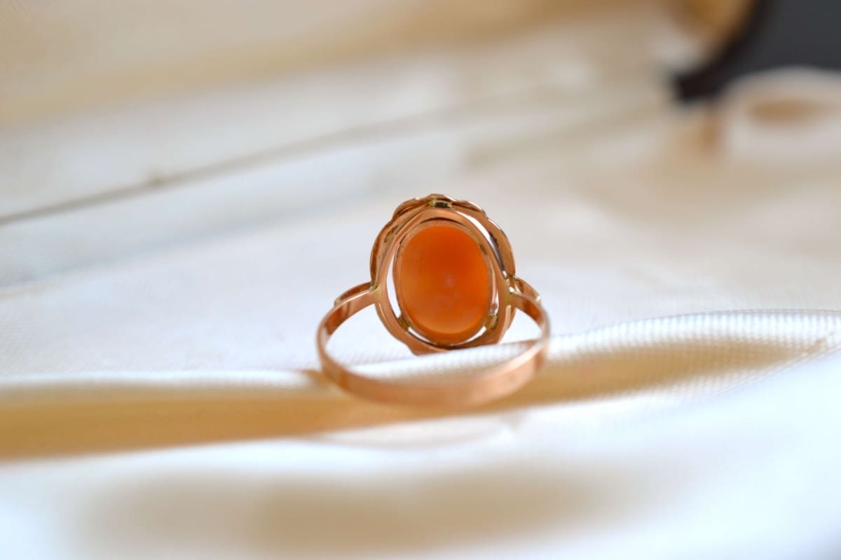 bague camee decor strie