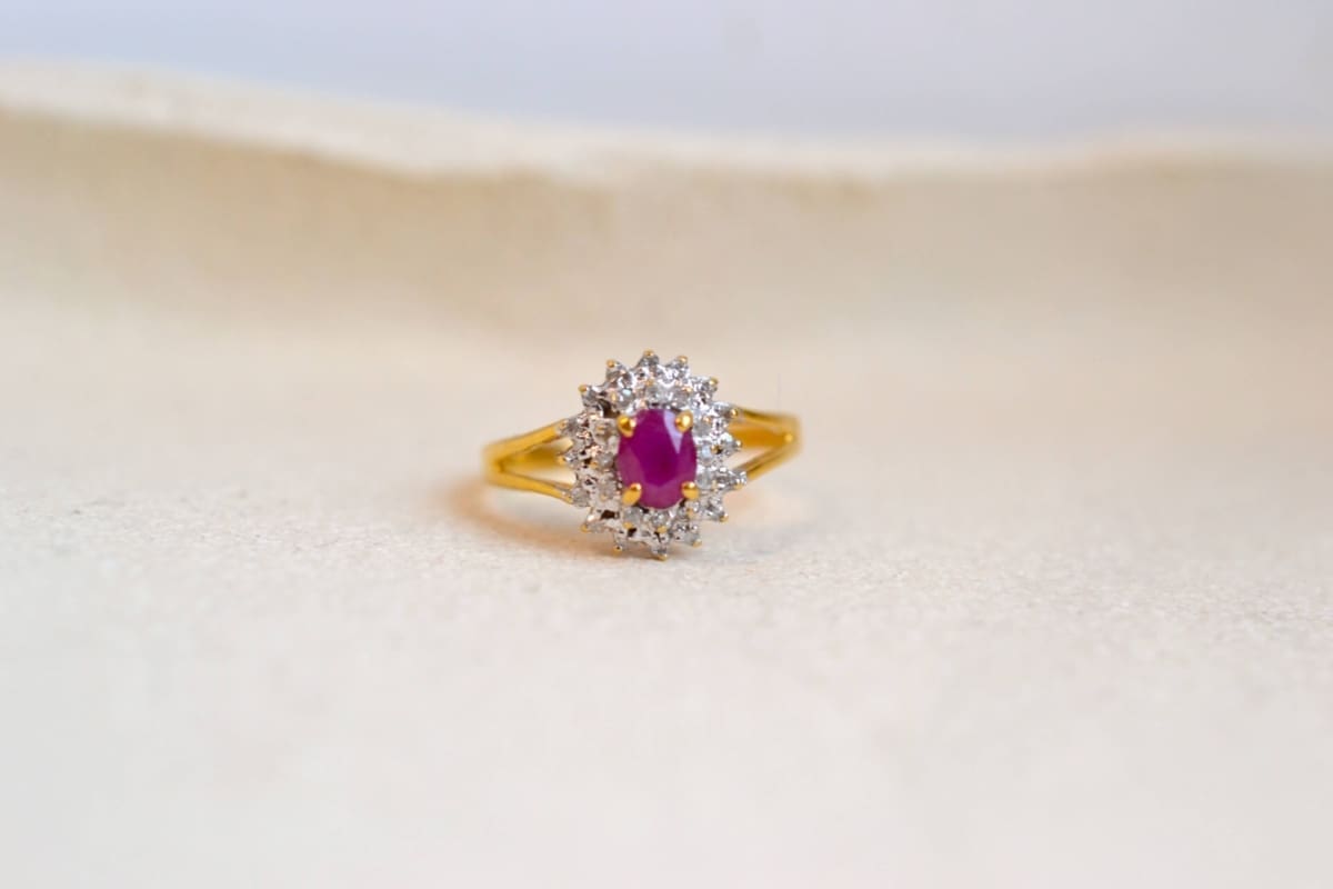 bague marguerite rubis et diamants