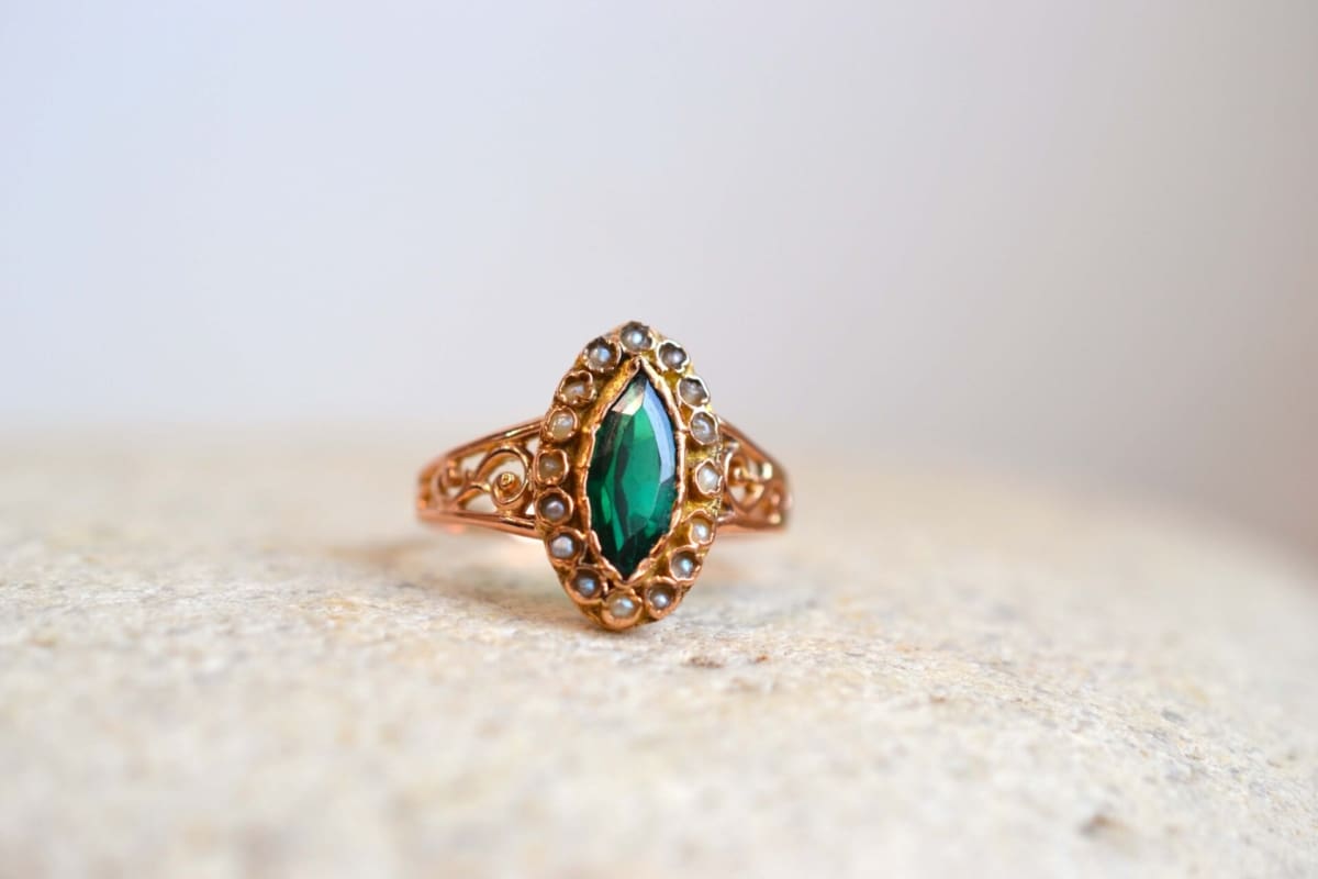 bague navette perles et pierre verte