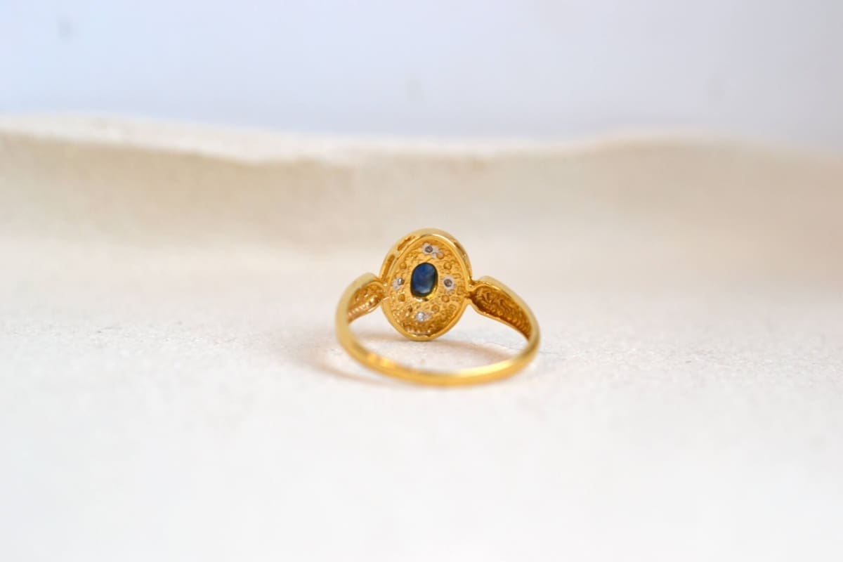 bague ovale saphir et diamants
