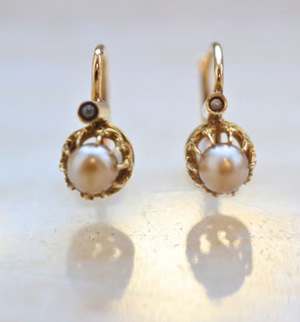 dormeuses perles et coques ajourees