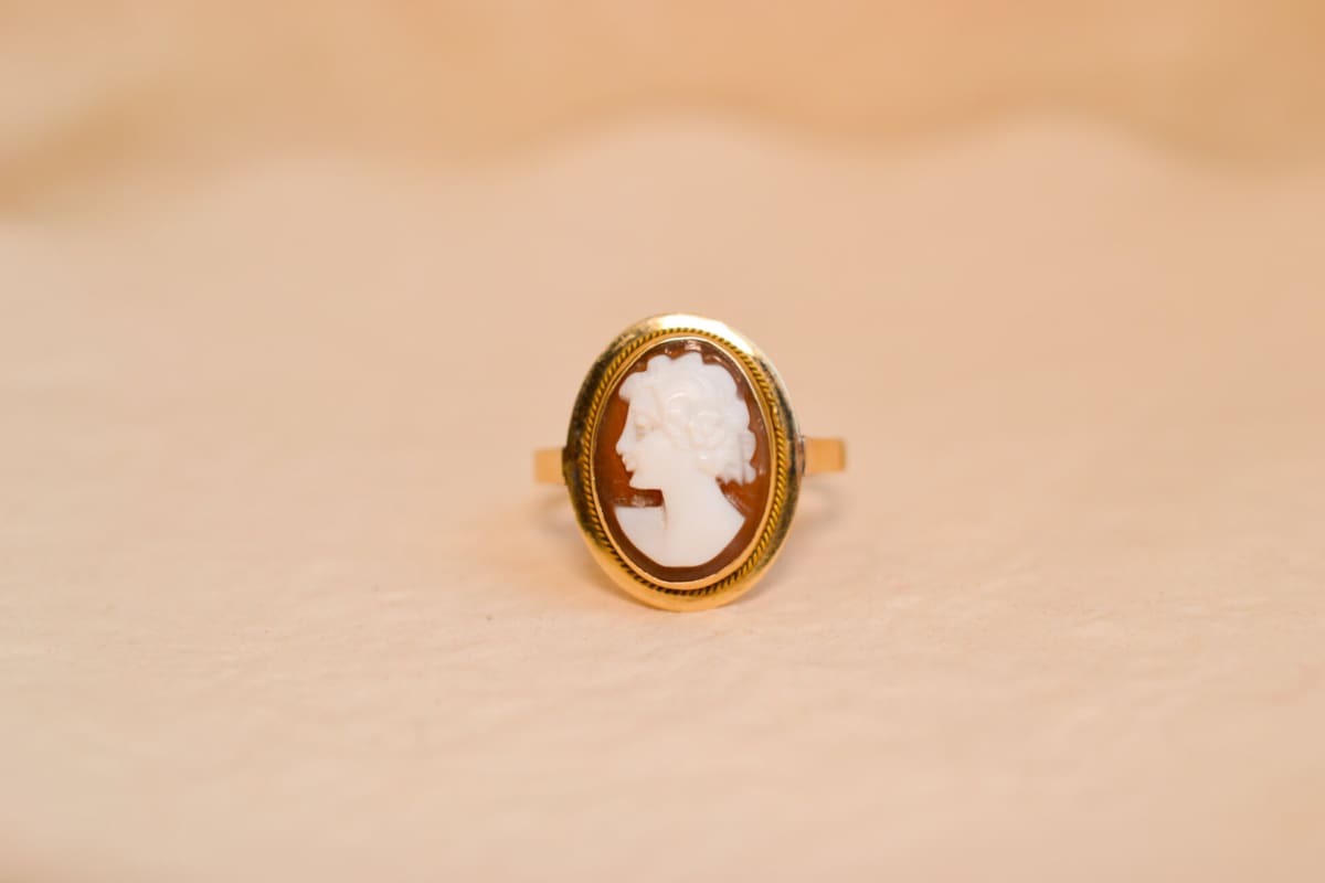 Bague Camée en Or jaune 18 carats sur Agate brune