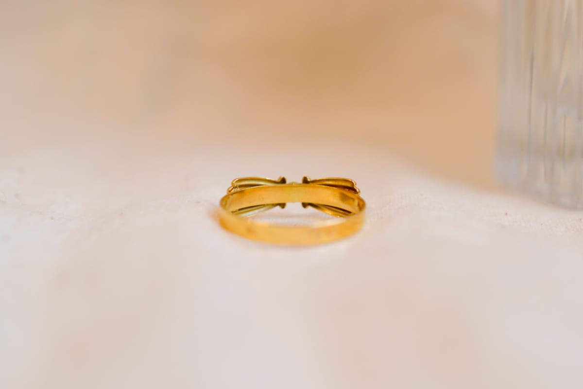 Bague Vintage en Or jaune 18 carats ornée d'un noeud rainuré