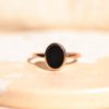 Bague ancienne en Or jaune 18 carats sertie d'un Onyx