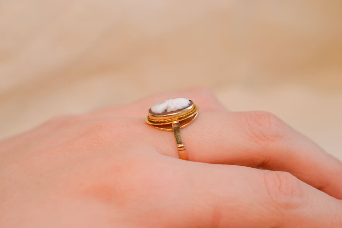 Bague de fiançailles Camée en Or jaune 18 carats sur Agate brune