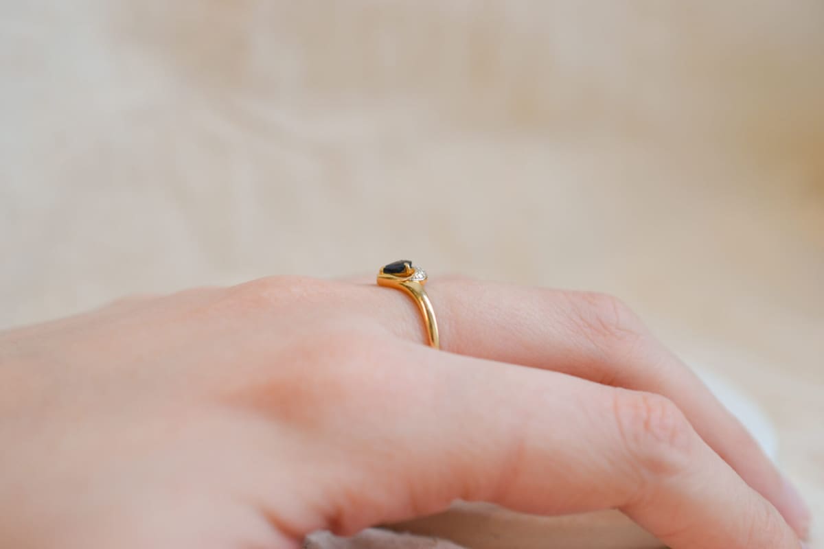 Bague de fiançailles coeur en Or jaune 18 carats sertie d'un Saphir et d'un Diamant