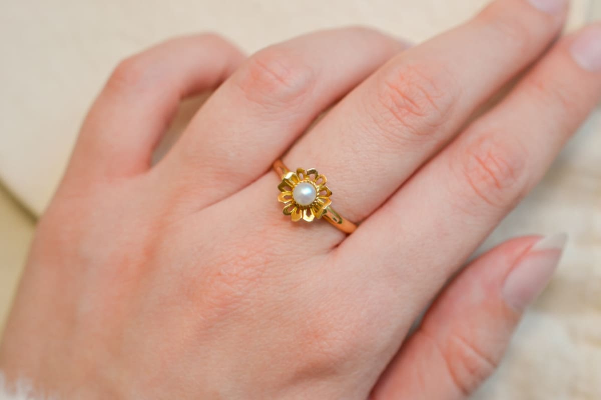 Bague de fiançailles fleur en Or jaune 18 carats ornée d'une Perle de culture