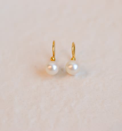 Dormeuses en Or jaune 18 carats serties de Perles