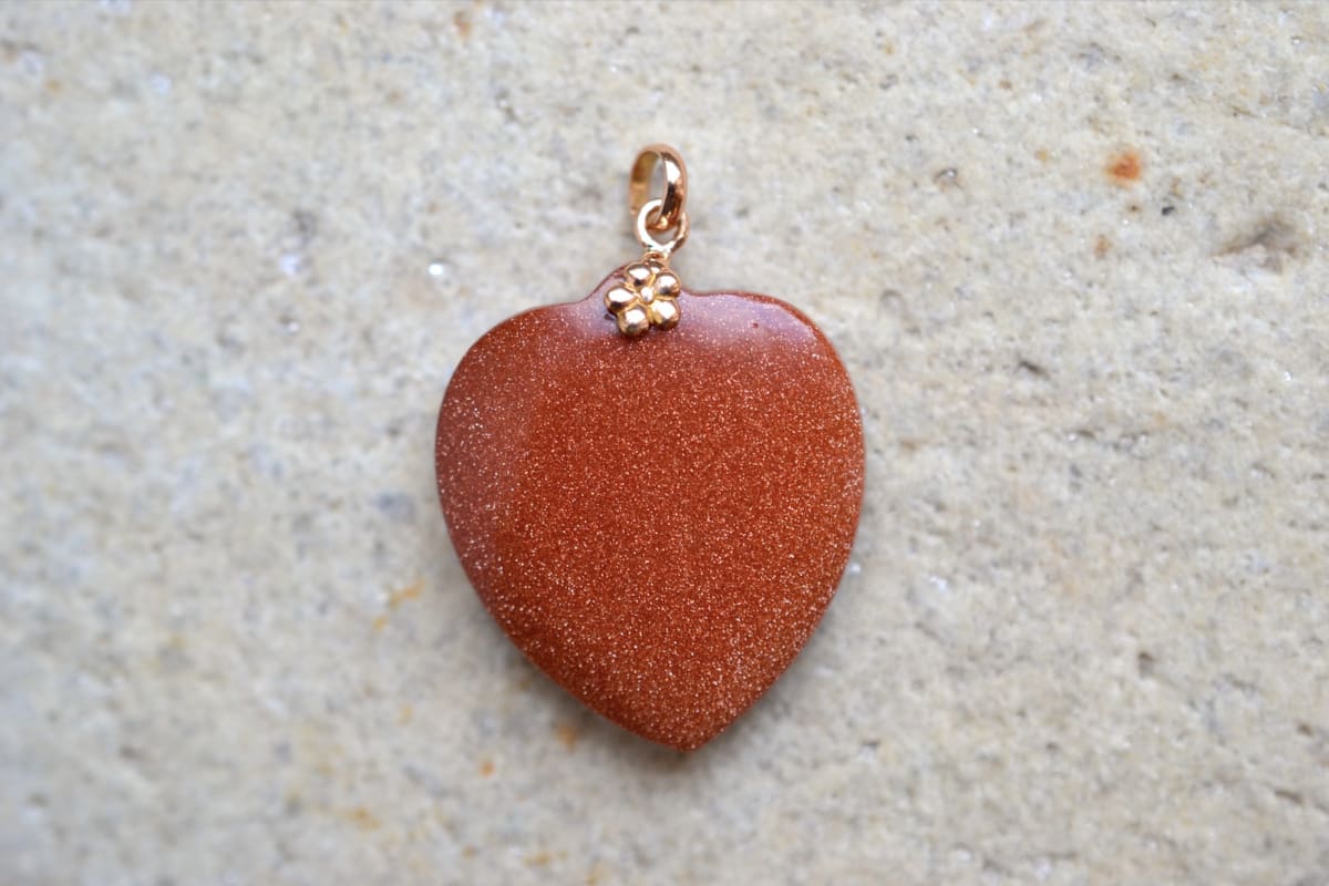 pendentif coeur pierre de soleil