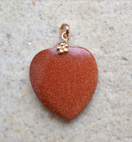 pendentif coeur pierre de soleil