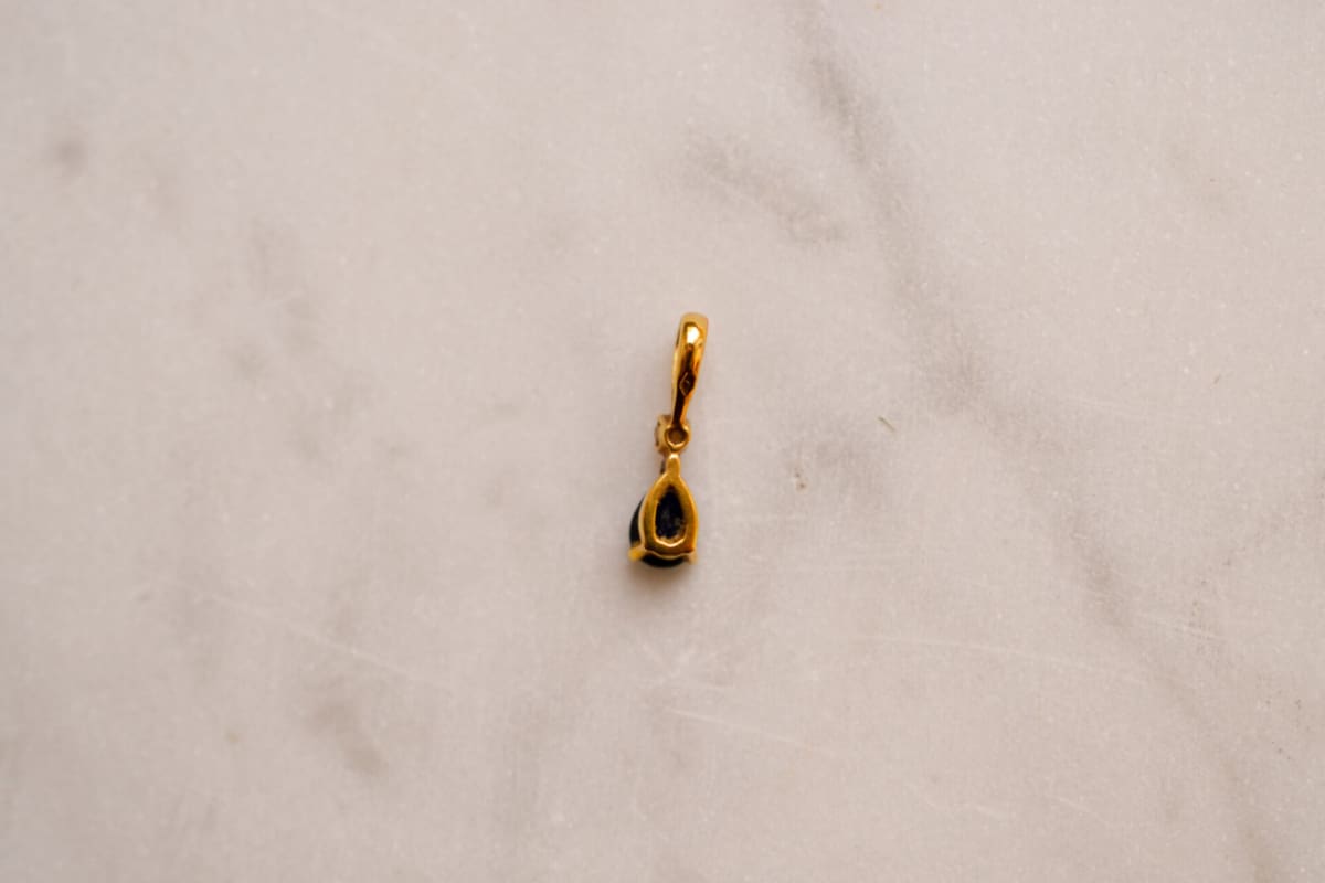 Pendentif goutte Vintage en Or jaune 18 carats sertie d'un Saphir et d'un Diamant