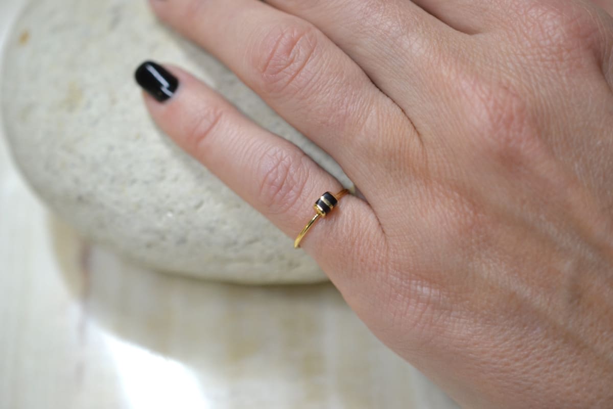 bague fine avec onyx