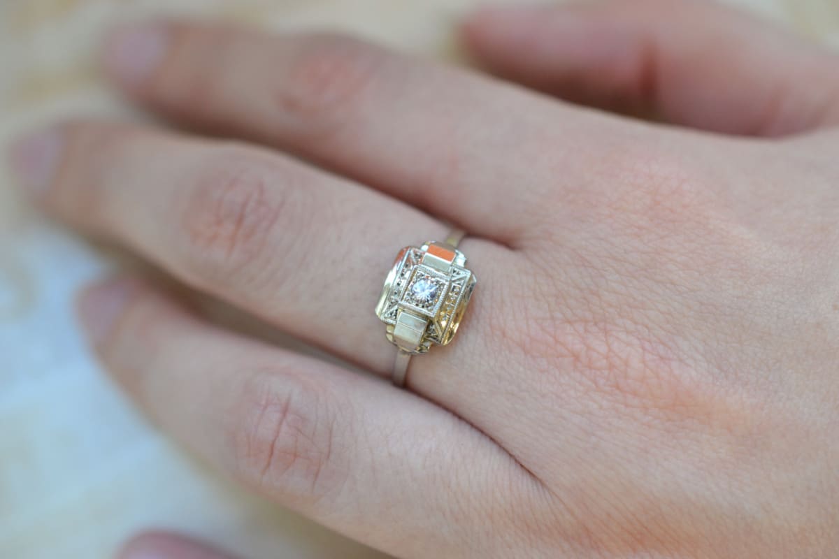 bague geometrique pierre blanche