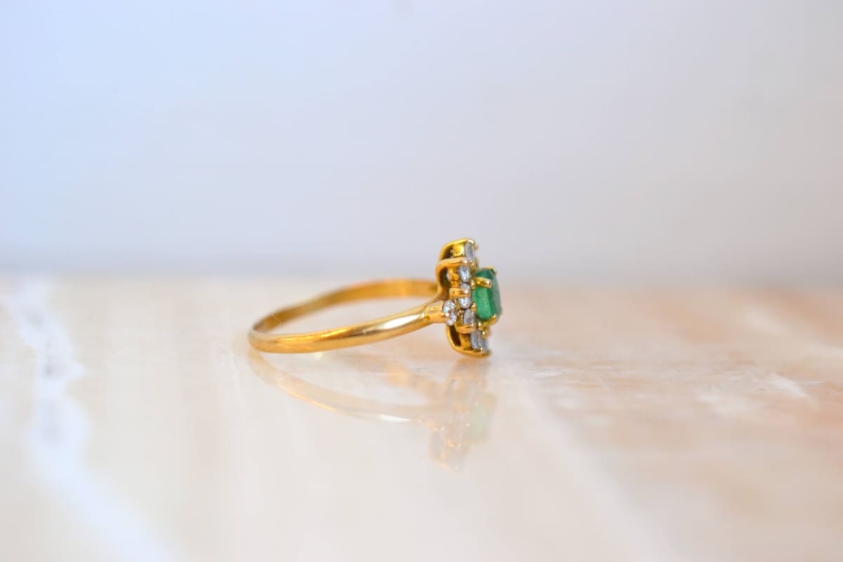 bague marguerite emeraude et oxydes