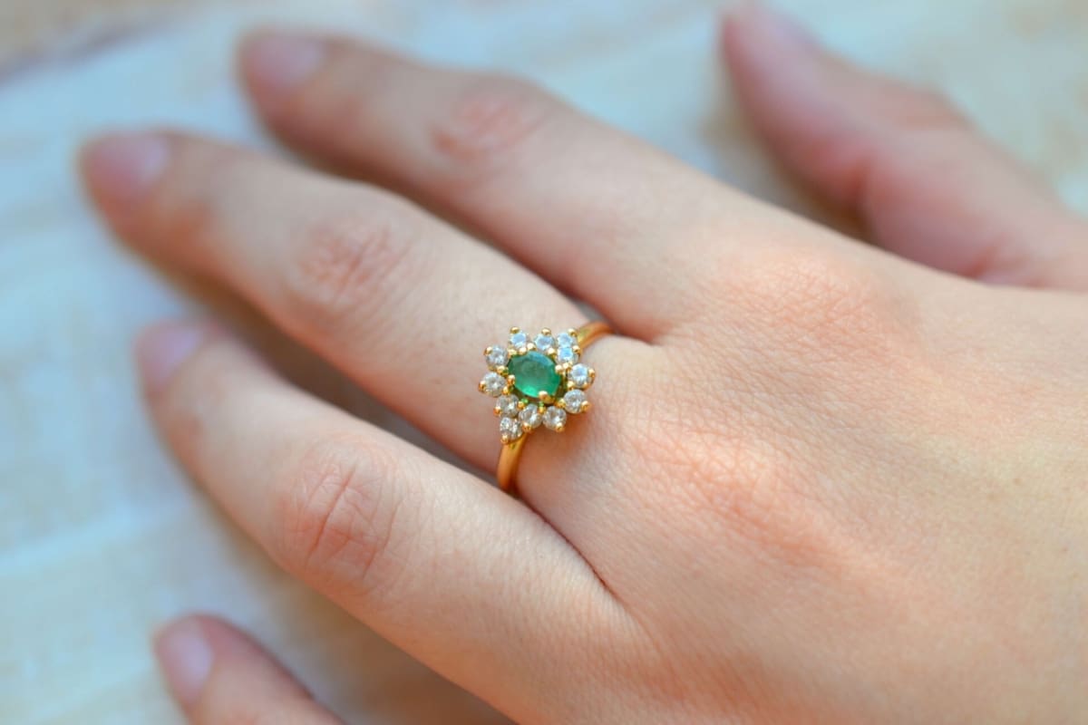 bague marguerite emeraude oxydes