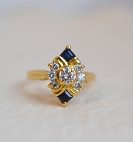 bague marquise saphir et diamants