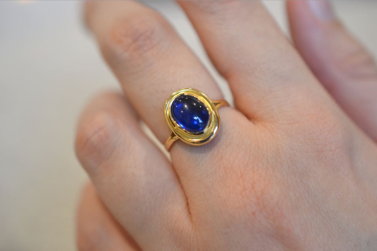 bague ovale pierre