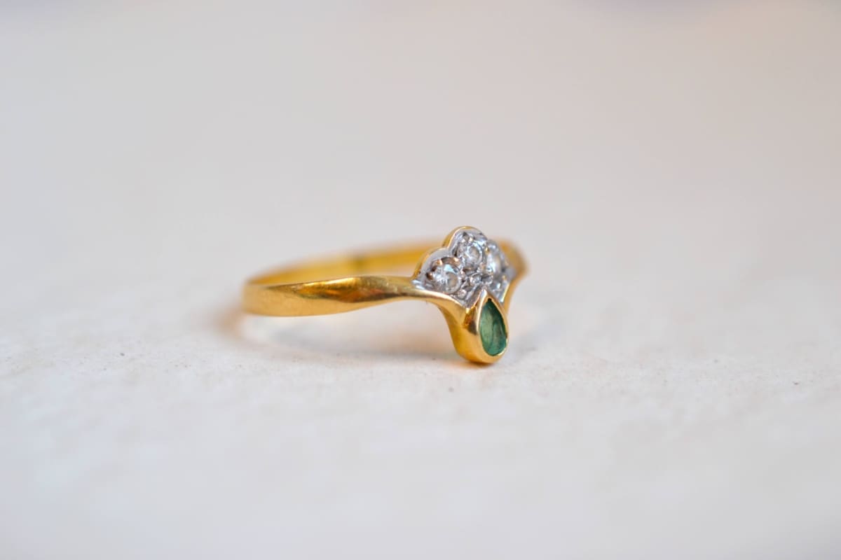 bague paon emeraude