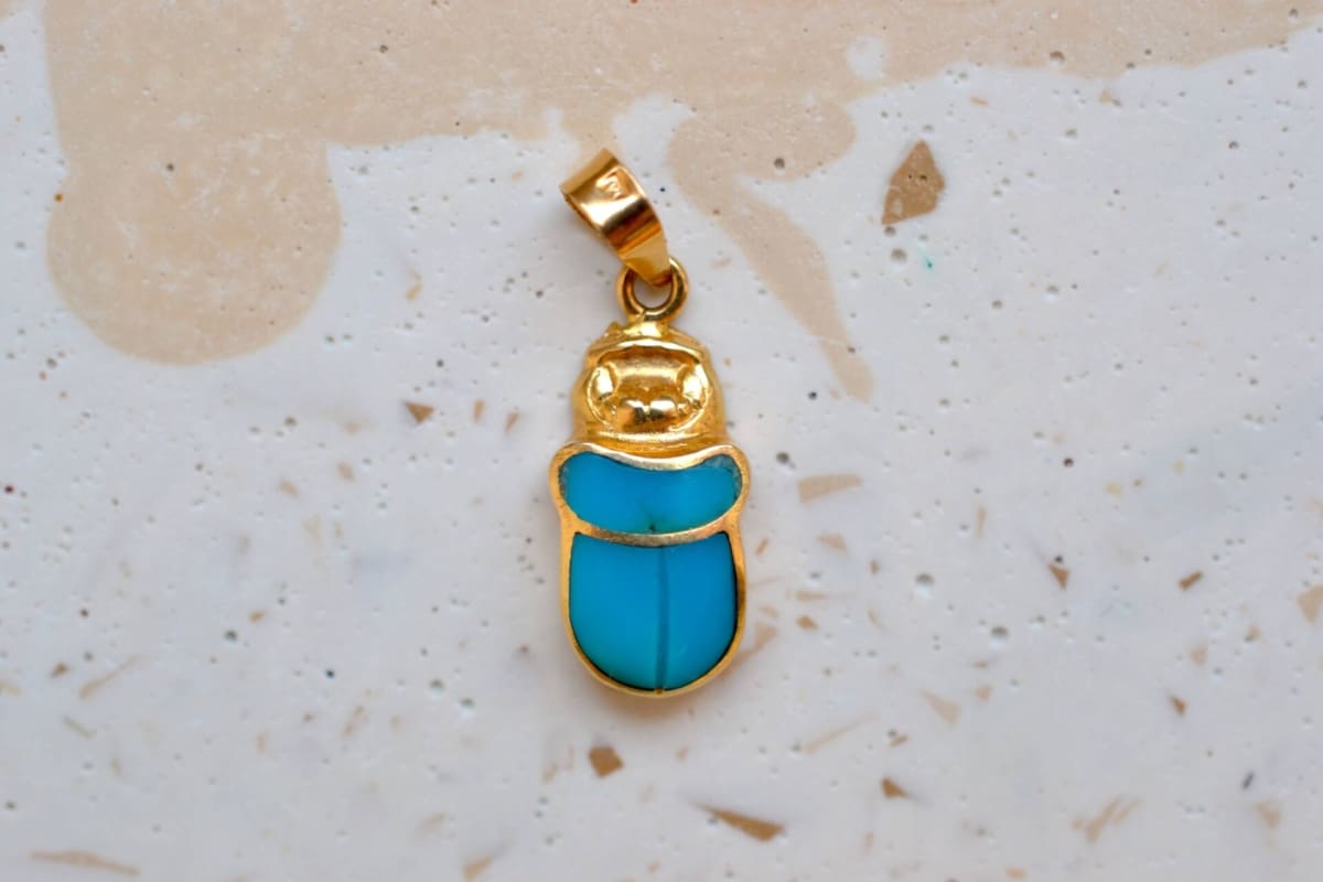 pendentif scarabee