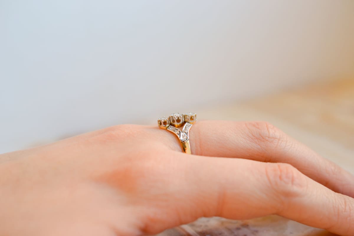 Bague Art Déco Vintage 2 Ors ornée de Diamants