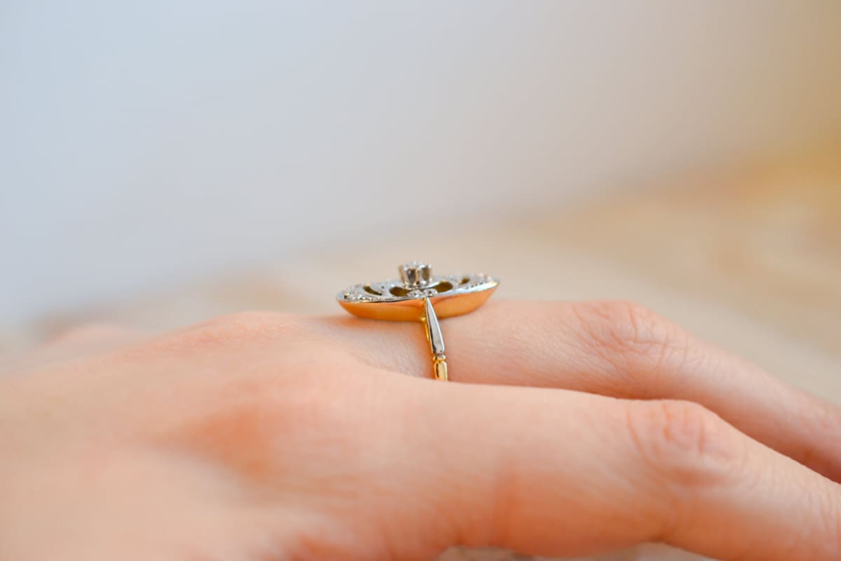 Bague Art Nouveau 2 Ors 18 carats ornee de Diamants