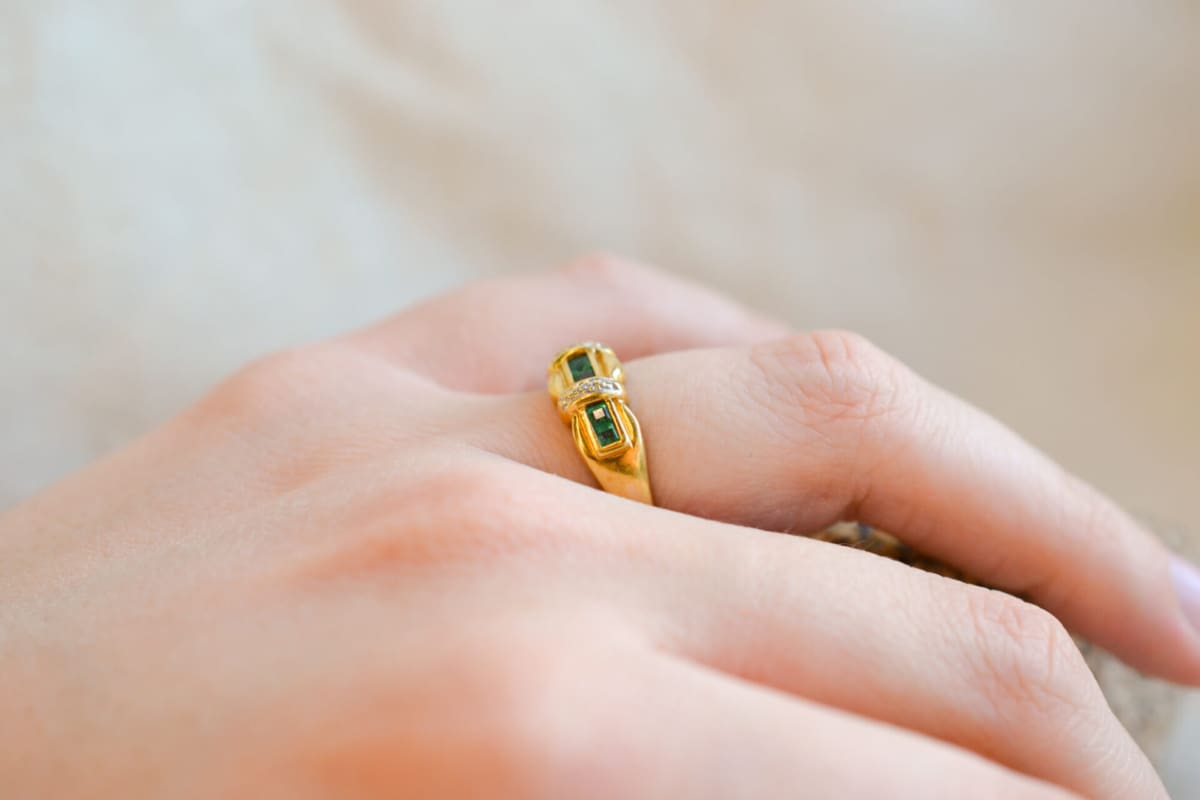 Bague de fiançailles Vintage en Or jaune 18 carats ornée d'Émeraudes et de Moissanites