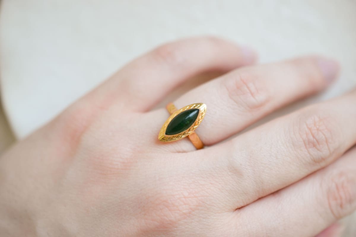 Bague de fiançailles en Or jaune 18 carats sertie d'une pierre verte
