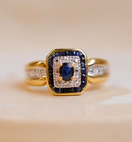 Bague octogonale en Or jaune 18 carats ornée de Saphirs et de Diamants