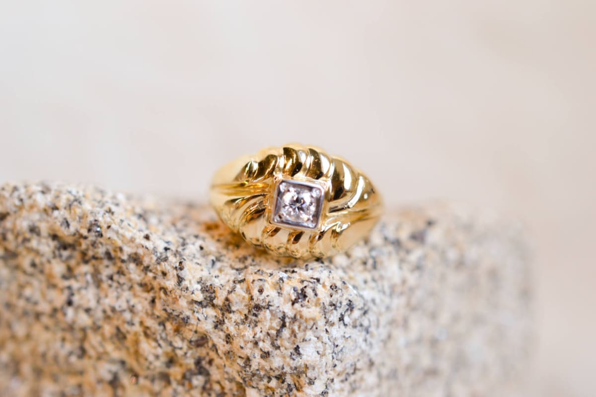 Bague style Tank en Or jaune 18 carats sertie d'un Diamant