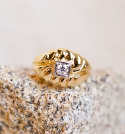 Bague style Tank en Or jaune 18 carats sertie d'un Diamant