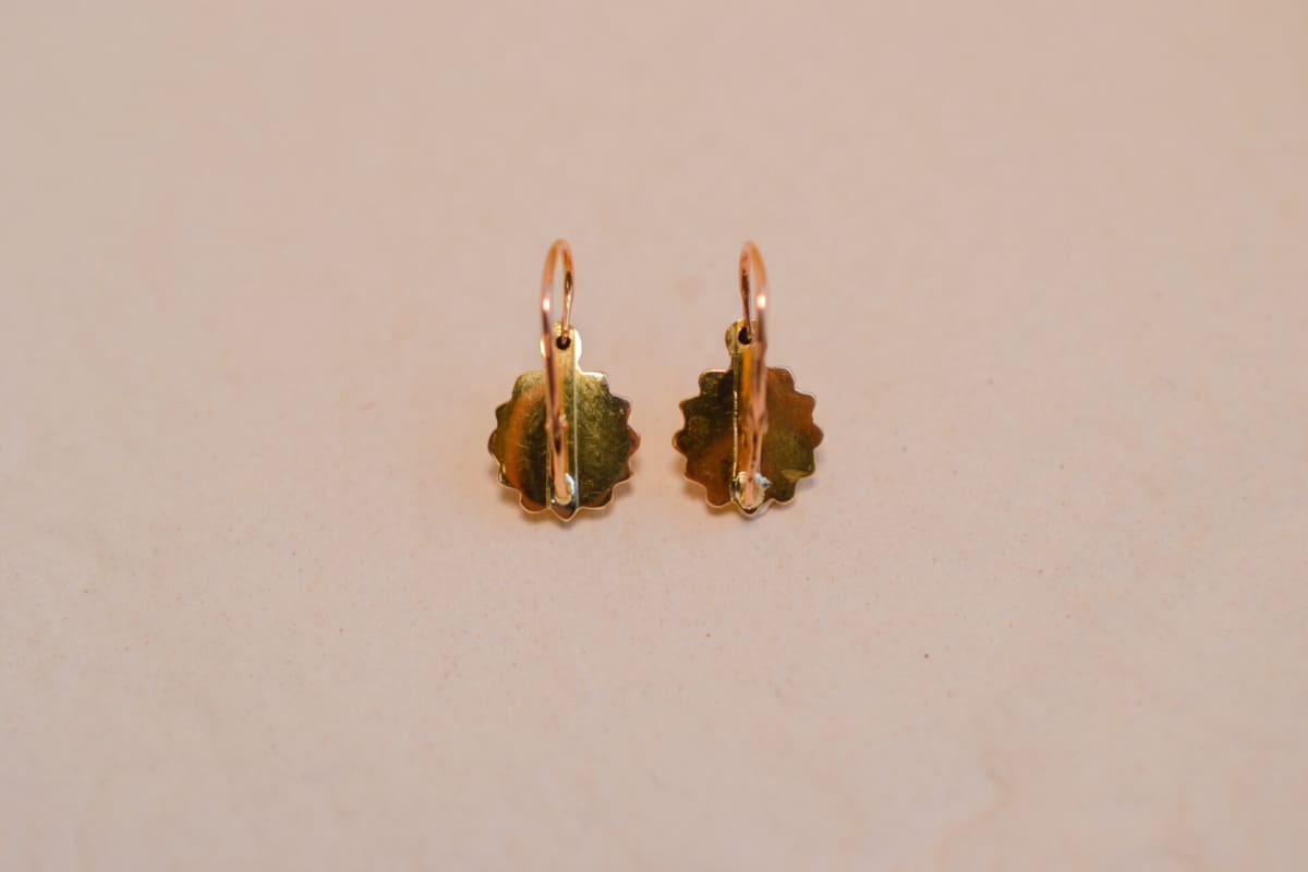 Boucles d'oreilles en Or jaune 18 carats à motifs de fleurs
