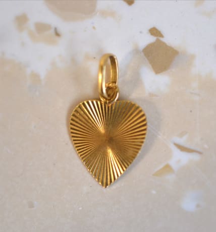 pendentif coeur strie