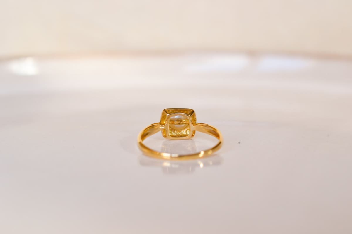 Bague Vintage en Or jaune 18 carats ornée d'une Perle