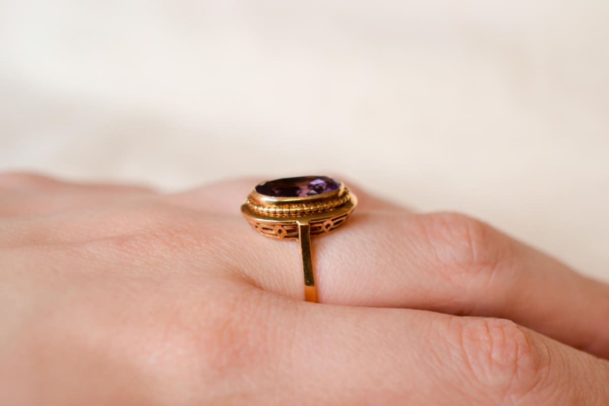 Bague de fiançailles Vintage en Or jaune 18 carats ornée d'une Améthyste sertie clos