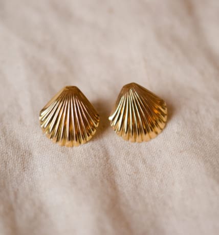 Boucles d'oreilles anciennes en forme de coquillages