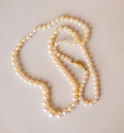 Collier fin en Or jaune 18 carats orné de Perles