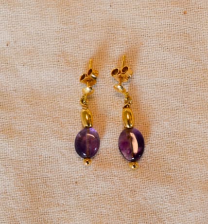 Pendants d'oreilles en Or jaune 18 carats ornés de cabochons d'Améthystes