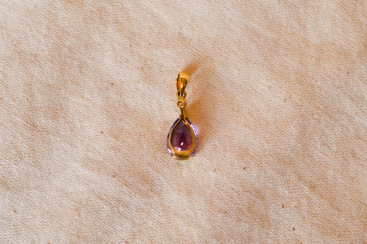Pendentif Vintage en Or jaune 18 carats orné d'une Améthyste et d'un Diamant