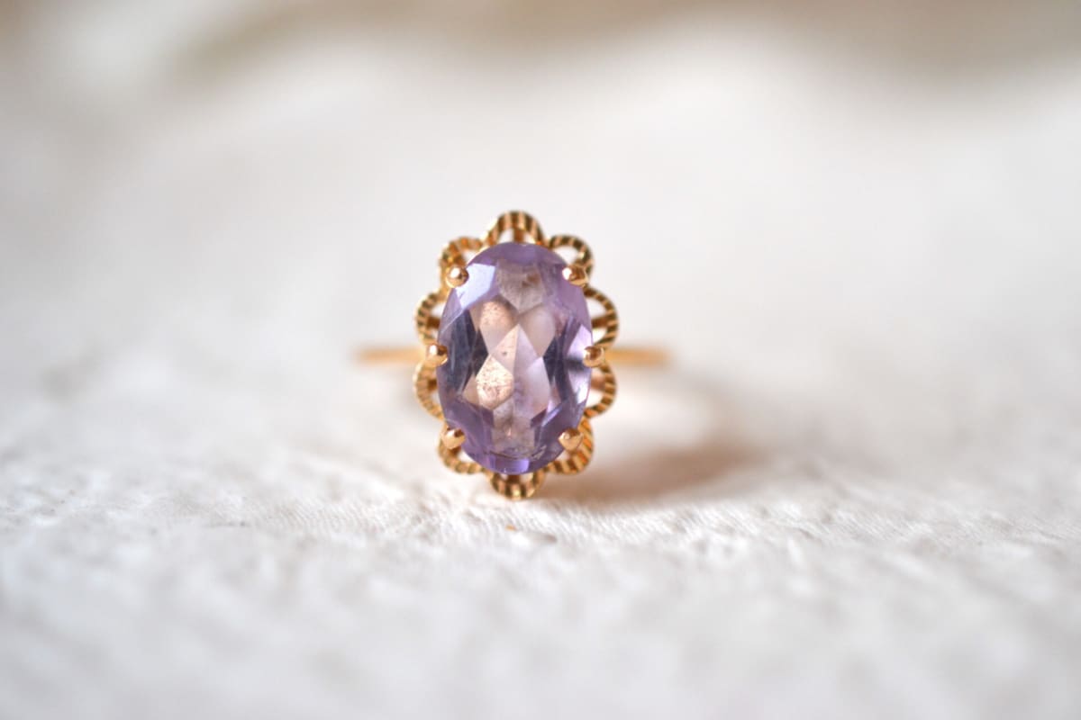 bague amethyste decor fleur ajoure