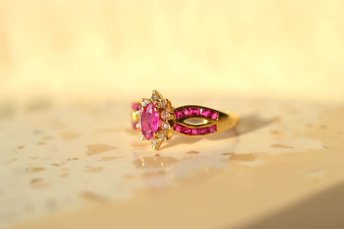 marguerite rubis et diamants